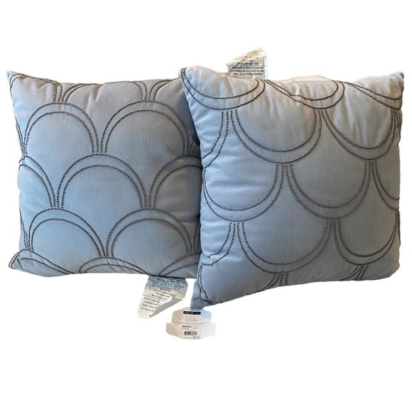 NWT Scott Living throw pillows.  Gray in color. - Picture 2 of 11